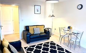 Amazing 2-Bed City Centre Apt With Parking