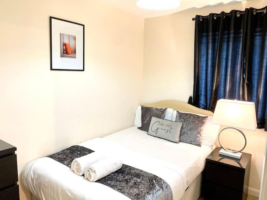 Amazing 2-Bed City Centre Apt With Parking Coventry Exterior photo
