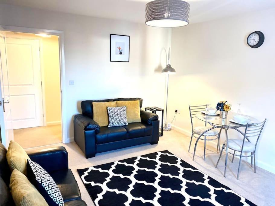 Amazing 2-Bed City Centre Apt With Parking Coventry Exterior photo