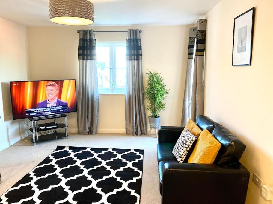 Amazing 2-Bed City Centre Apt With Parking Coventry Exterior photo